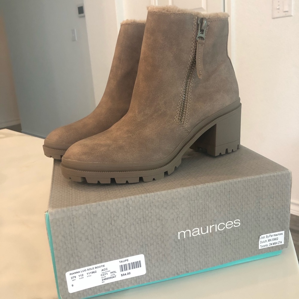 Winter Booties SZ 9 NIB